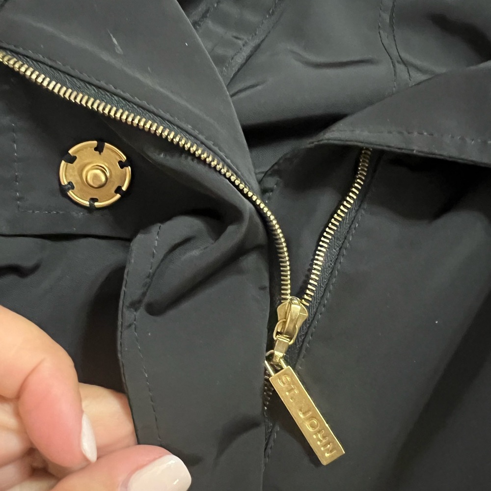 St. John windbreaker - Picture 7 of 7